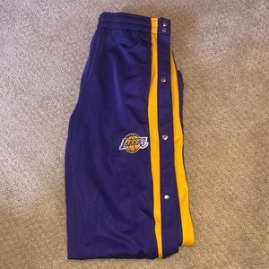 NBA Lakers rip away sweatpants